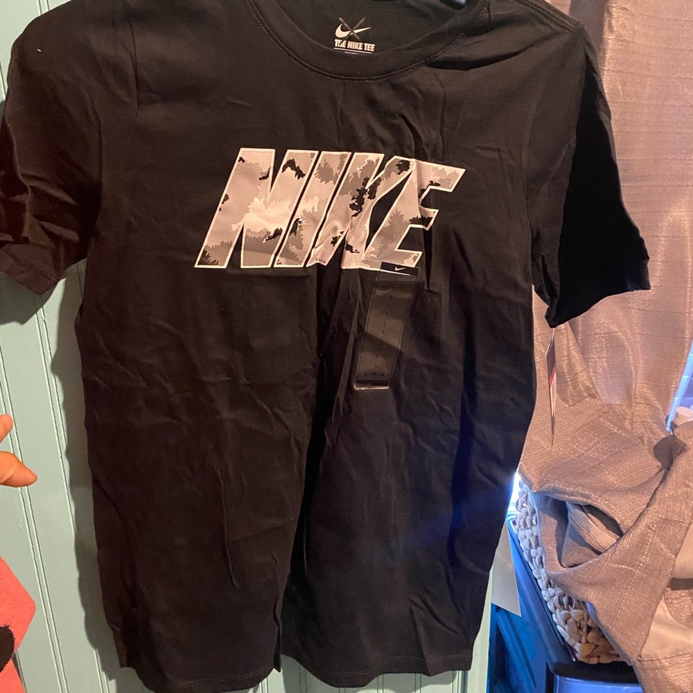 Boys large Nike graphic t shirt